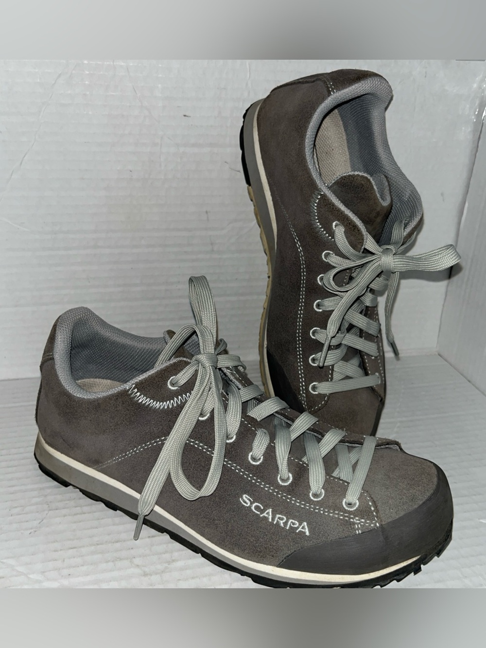 Scarpa Gray Suede Low-Profile Hiking Sneakers